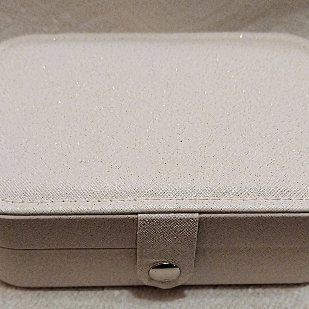 White & Glitter Gold Multifunctional Travel Case